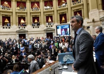 Diputados: la oposición abrió el recinto de Diputados e intenta revertir los vetos jubilatorios y de discapacidad