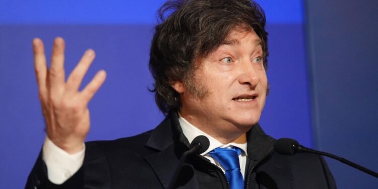 La confianza en el Gobierno llegó a su nivel más bajo desde la asunción de Milei