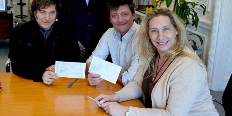 Milei dio detalles sobre su diálogo con Macri y volvió a negar internas entre Karina y Santiago Caputo