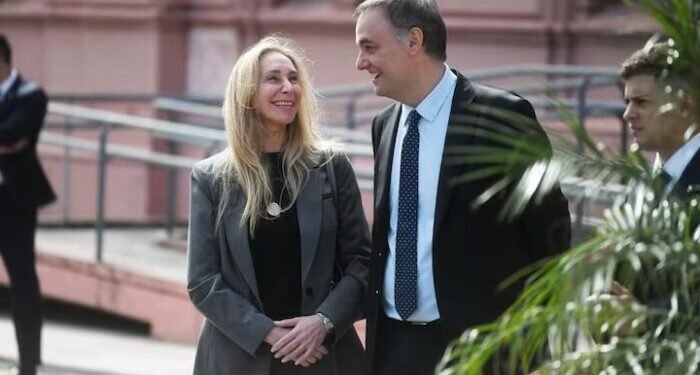 El tribunal confirma que Manuel Adorni voló a Aruba en First Class.