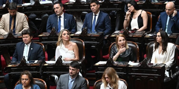 Un diputado se refiere a otros como ‘therians’ durante la sesión del Congreso