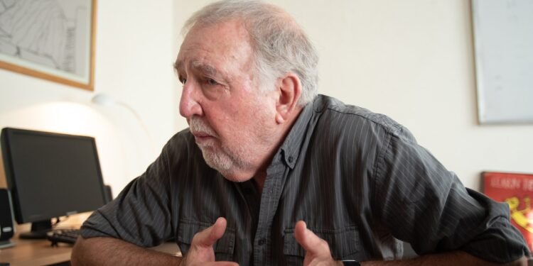 Roberto Frenkel, economista y exprofesor de Milei, plantea tres modificaciones esenciales en el enfoque del Gobierno: “Esto no es sostenible ni durable”