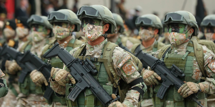 El Gobierno aplica un recorte de $59.600 millones a las Fuerzas Armadas, cuya obra social enfrenta dificultades