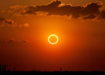 Un Anillo de Luz en el Cielo: El Deslumbrante Eclipse Anular de 2027 que Atraerá a Astrónomos a la Patagonia