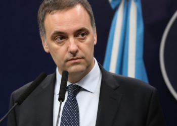 La Justicia podría convocar a Manuel Adorni a declaración indagatoria antes de la feria judicial