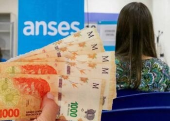 Se anunciaron aumentos y bonos para jubilaciones y asignaciones familiares