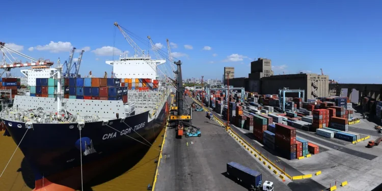 Crecimiento de exportaciones: Argentina podría alcanzar los USD 100.000 millones en 2026, superando el récord de 2022