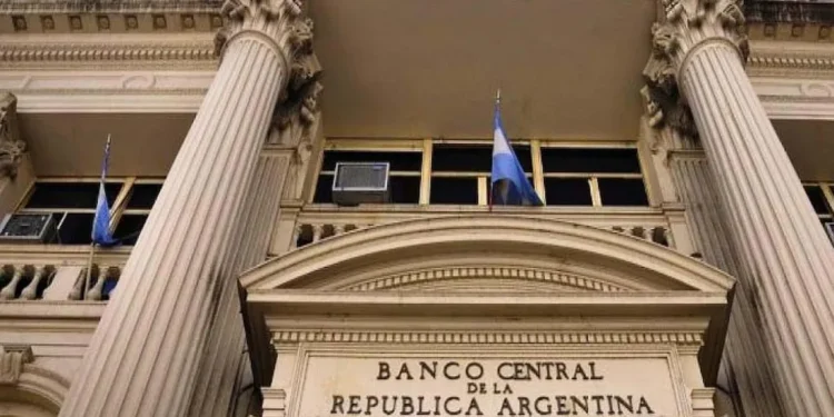 El Banco Central suma USD 145 millones y se acerca a su meta anual de compra de dólares
