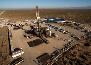 La Patagonia, impulsada por Vaca Muerta, alcanza récord de actividad económica: análisis de otras regiones del país