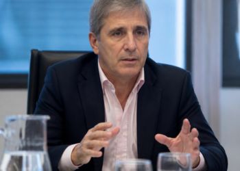 Caputo anticipa un desafío en 2027: ¿qué fondos serán necesarios?