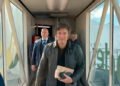 Mientras el Gobierno busca mitigar las repercusiones del caso Adorni, Milei emprende un viaje privado a España