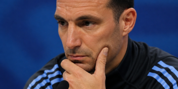 Opciones para sustituir a Leonardo Balerdi en la lista del Mundial, según Scaloni