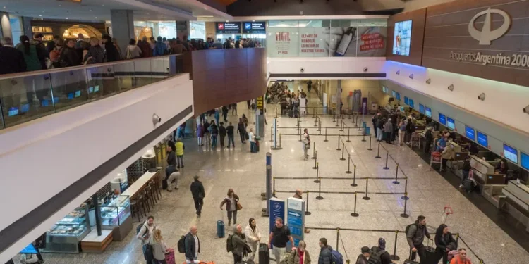 Incremento del 565% en la tasa aeroportuaria impactará en el costo de los vuelos