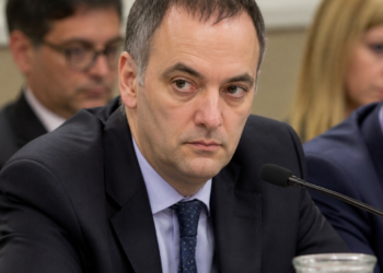 Caso Manuel Adorni: un denunciante solicitó prisión preventiva o restricción de salida del país para el ex jefe de Gabinete