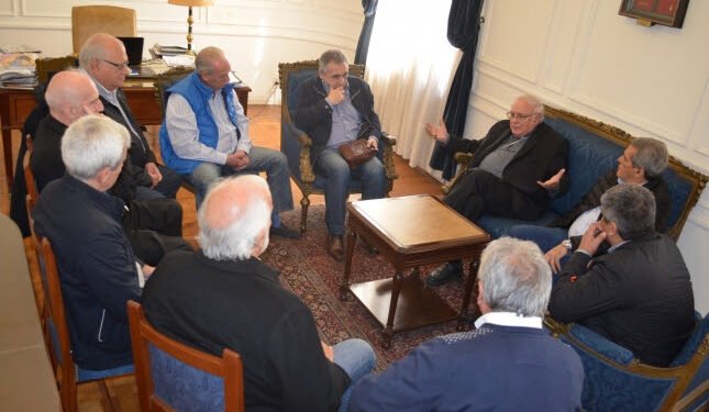 La Iglesia se reunió con líderes sindicales para debatir la crisis social
