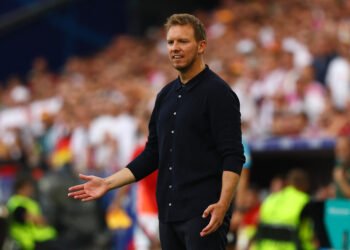 Indignación por la tensa entrevista que protagonizó el entrenador de Alemania con una periodista tras quedar afuera del Mundial ante Paraguay