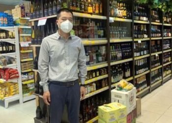 Un ciudadano chino, dueño de un supermercado en Entre Ríos, logra revertir su orden de expulsión según la Justicia
