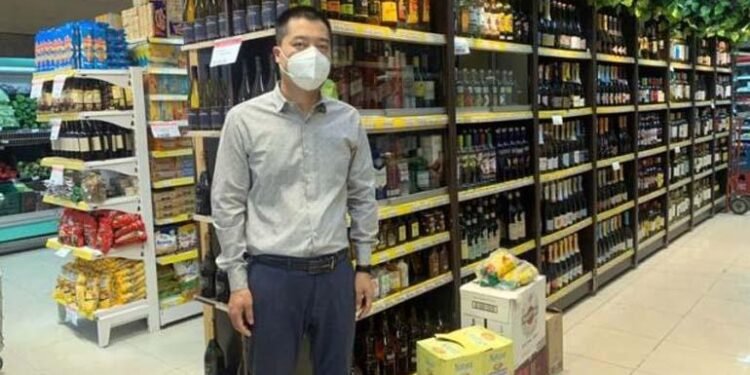 Un ciudadano chino, dueño de un supermercado en Entre Ríos, logra revertir su orden de expulsión según la Justicia