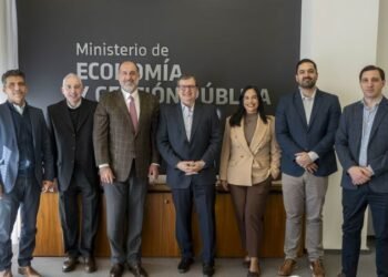 Investigan el viaje de un funcionario cordobés a China con su esposa: la oposición solicita más detalles