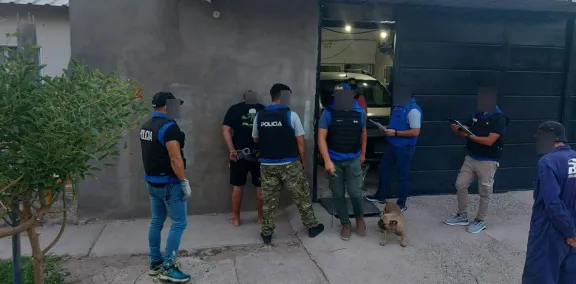 Conmoción en Junín: encuentran a una mujer embarazada asesinada y rescatan a su hija secuestrada