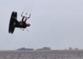 Falleció un instructor de kitesurf en Santa Fe: su novia registró el trágico incidente