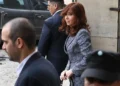 Se oficializa el embargo del departamento de Cristina Kirchner donde se encuentra cumpliendo su condena
