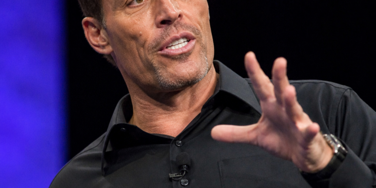 Tony Robbins sobre el sufrimiento: ‘El enfoque en uno mismo genera dolor’