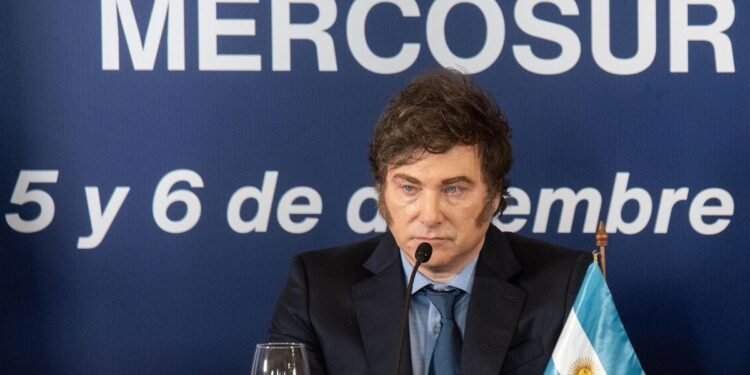 Milei impulsa una rápida reforma del Mercosur: ‘Es un torpedo atómico’