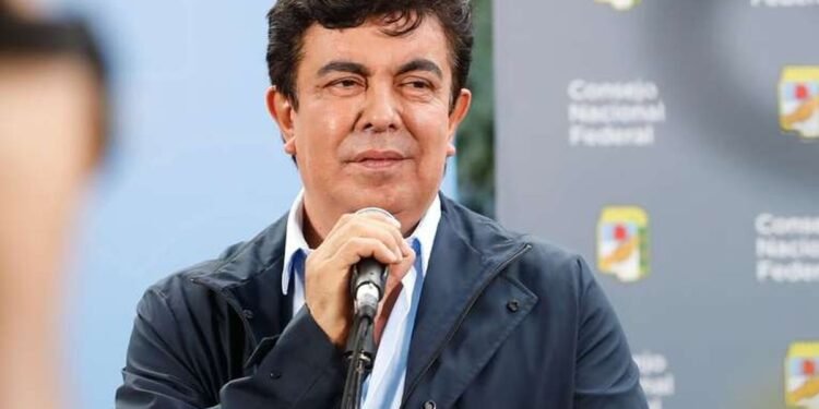 Fernando Espinoza reelecto presidente de la Federación Argentina de Municipios
