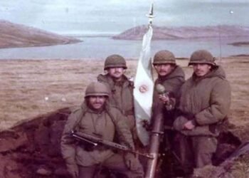 Un hombre busca vender una carta de Malvinas tras 44 años de conservarla