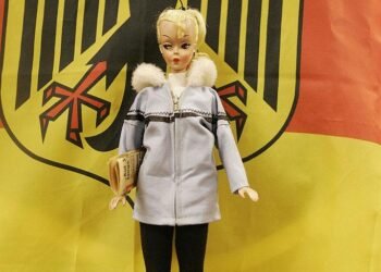 El origen de Barbie: de una muñeca de papel a un ícono global