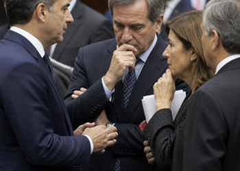 Reestructuración de deuda: se obtienen pesos y se aplazan pagos para post elecciones