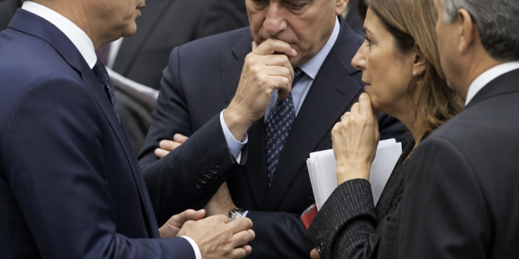 Reestructuración de deuda: se obtienen pesos y se aplazan pagos para post elecciones