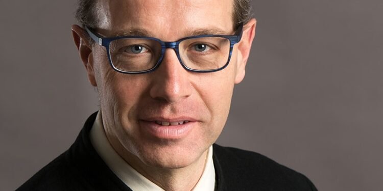Francesc Torralba, filósofo español: “La mirada nostálgica se desarrolla a partir de los 50 años”