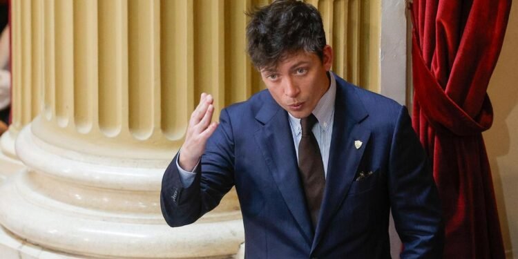 Santiago Caputo sostuvo que Argentina debe reclamar las Malvinas debido a la influencia del Islam en el Reino Unido
